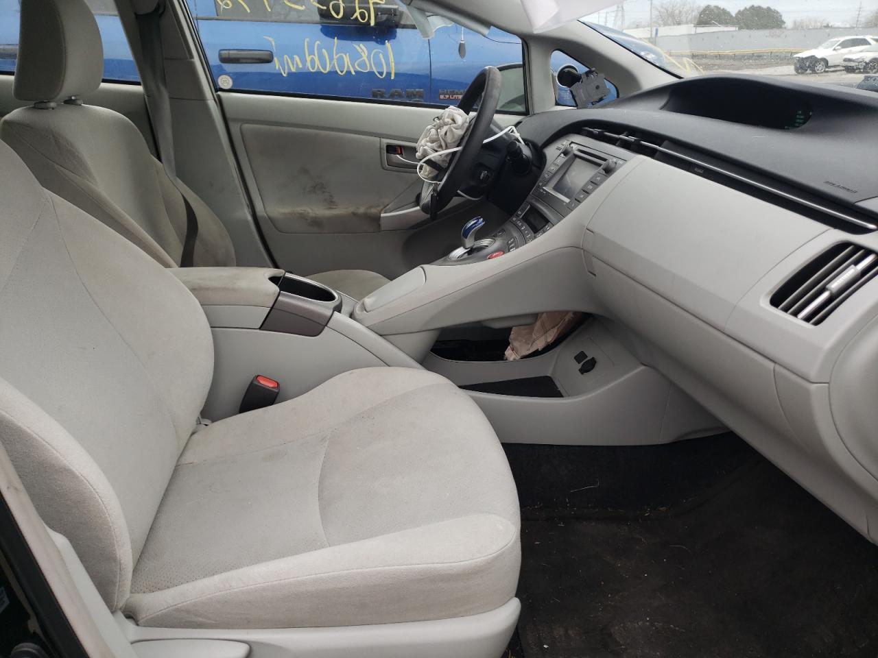 Photo 5 from auction – 2014 TOYOTA PRIUS with VIN JTDKN3DU8E1769579