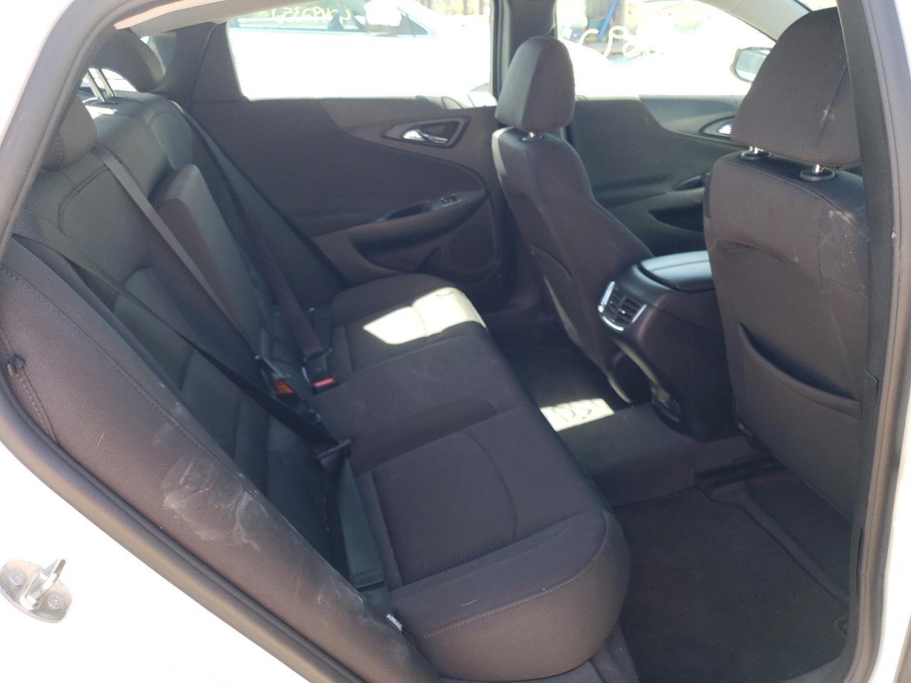 Photo 6 from auction – 2018 CHEVROLET MALIBU LT with VIN 1G1ZD5ST5JF271899