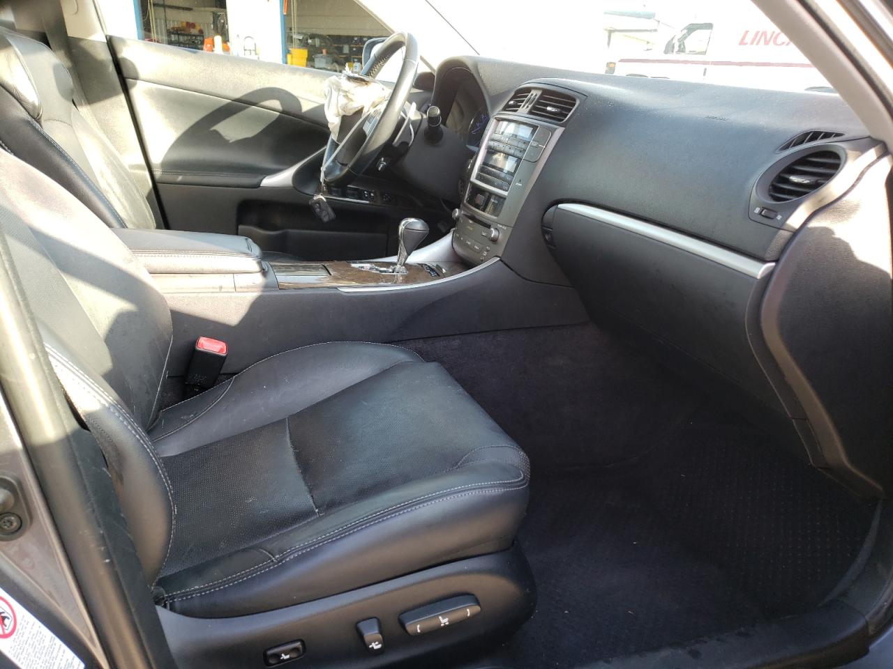 Photo 5 from auction – 2012 LEXUS IS 250 with VIN JTHBF5C28C5174888