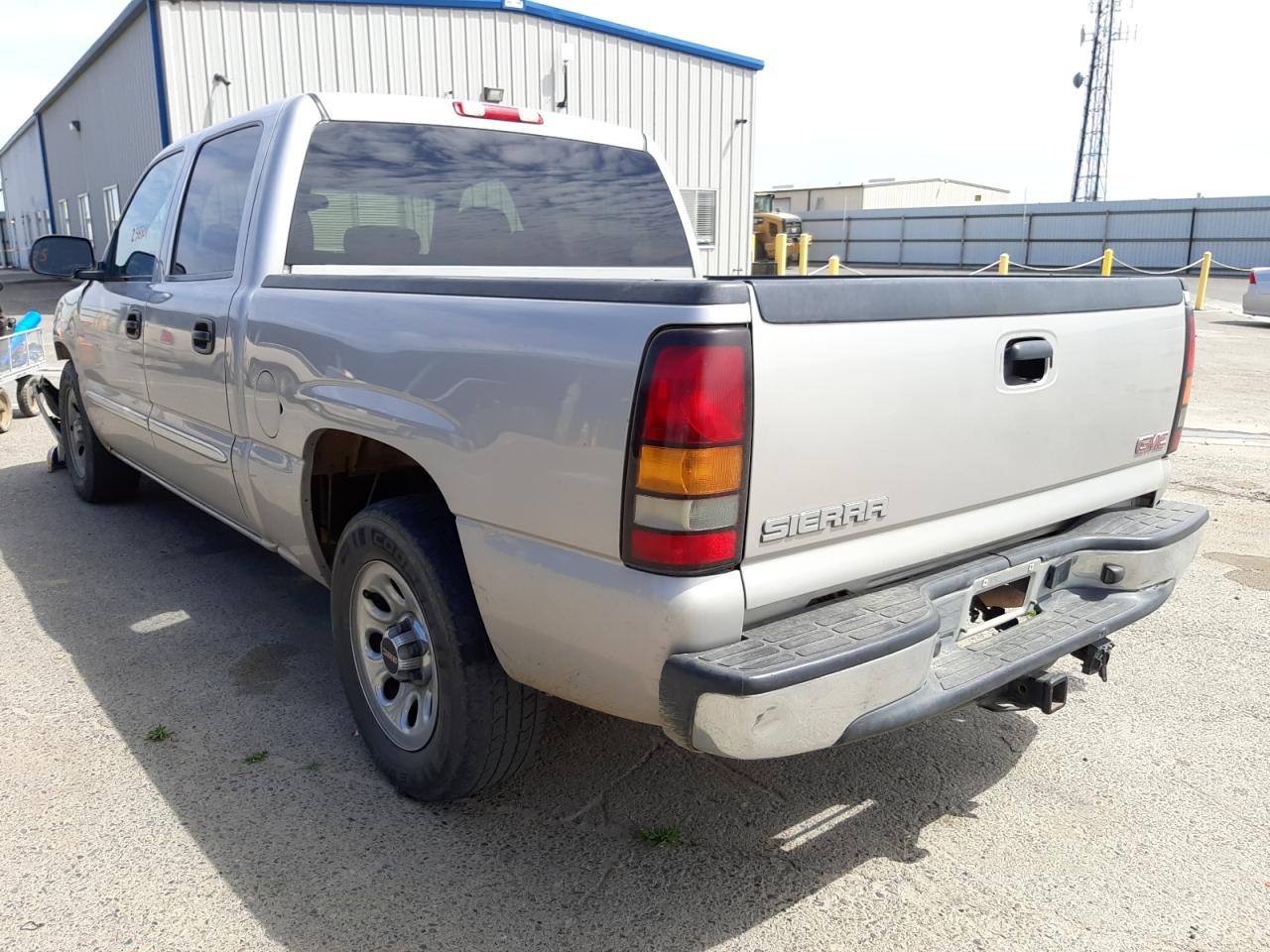 Photo 3 from auction – 2007 GMC NEW SIERRA with VIN 2GTEC13V871173824