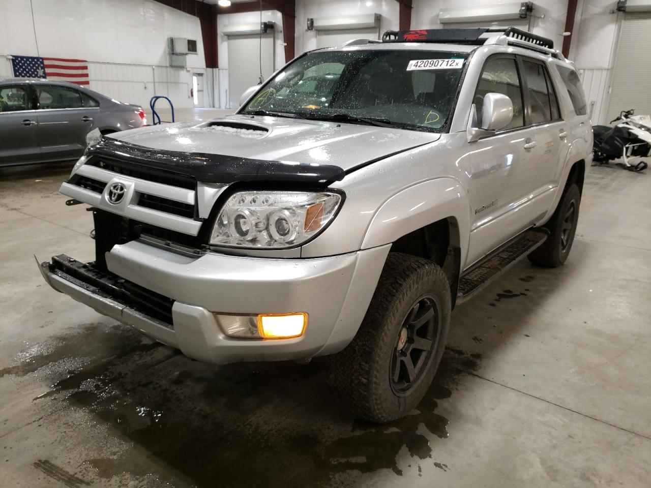 Photo 2 from auction – 2005 TOYOTA 4RUNNER SR with VIN JTEBU14R750058329
