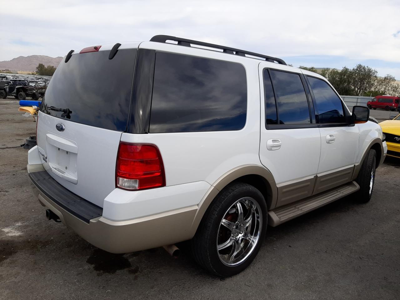 Photo 4 from auction – 2005 FORD EXPEDITION with VIN 1FMPU17515LA36520
