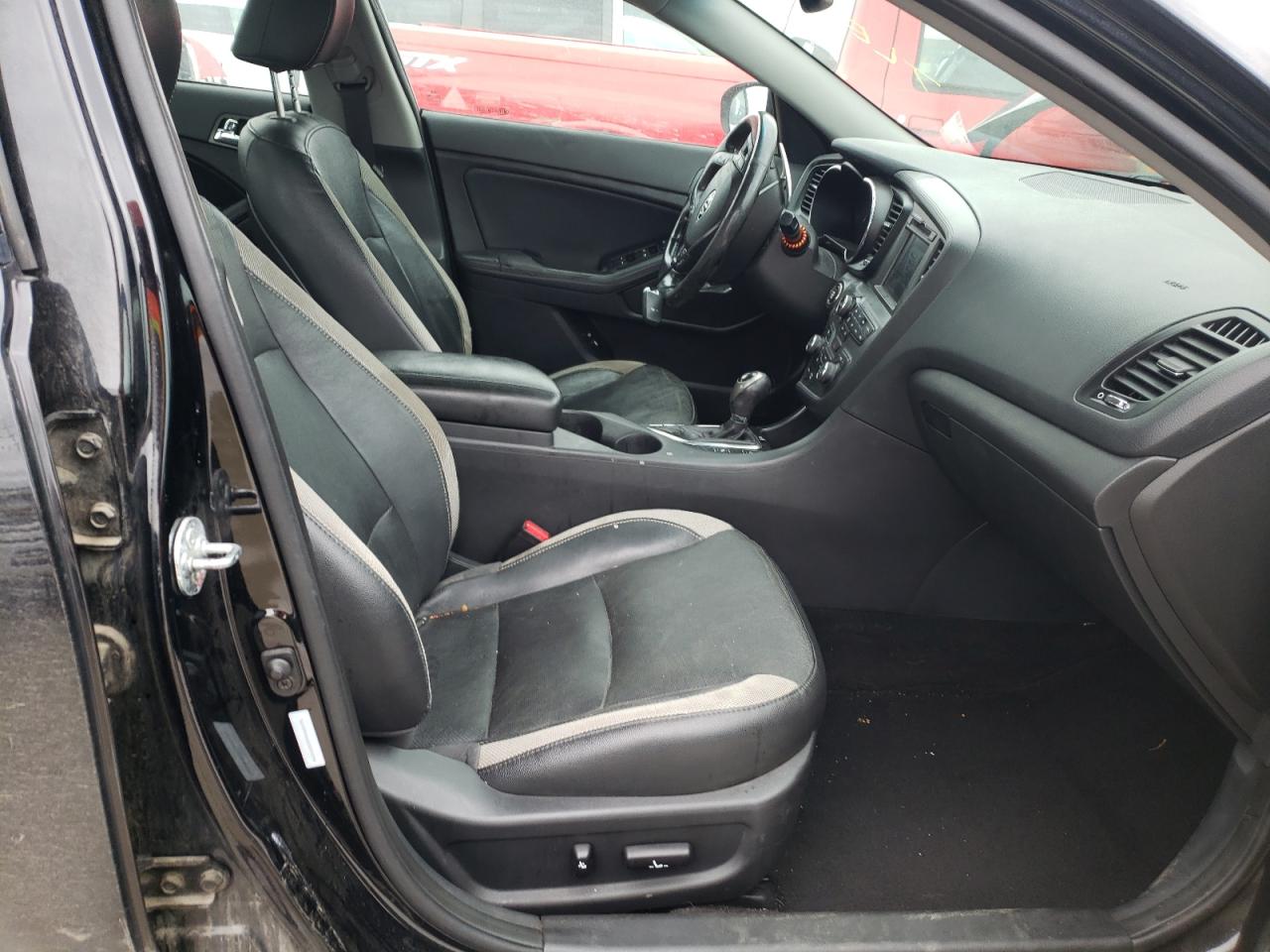 Photo 5 from auction – 2012 KIA OPTIMA SX with VIN 5XXGR4A62CG002298