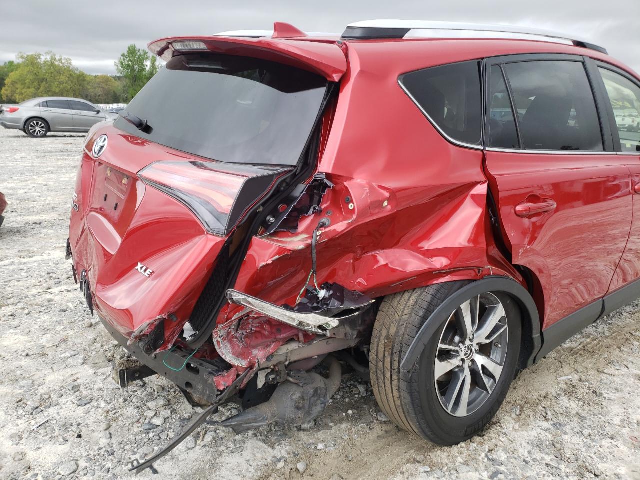 Photo 9 from auction – 2016 TOYOTA RAV4 XLE with VIN JTMWFREV3GJ069299