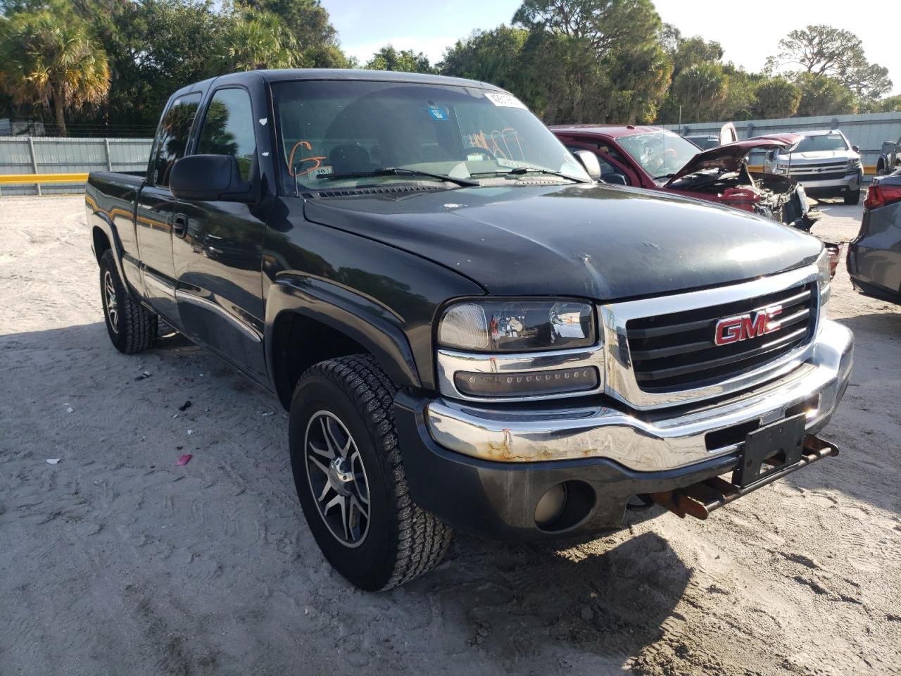 GMC NEW SIERRA 2005 with VIN 2GTEK19B951163445 - Photo from auction