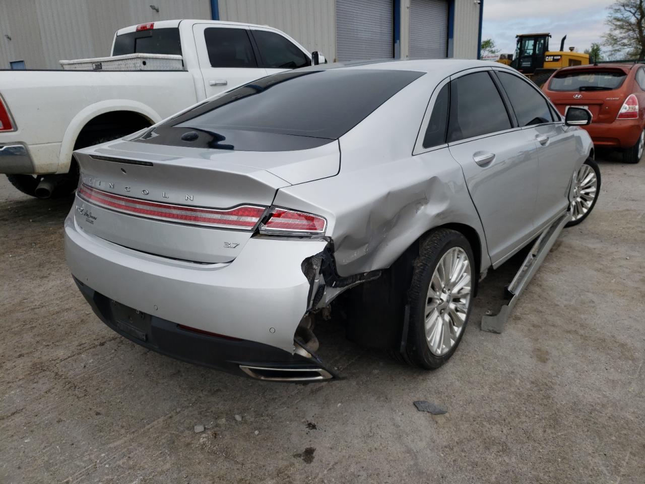 Photo 16 from auction – 2015 LINCOLN MKZ with VIN 3LN6L2GK9FR628471