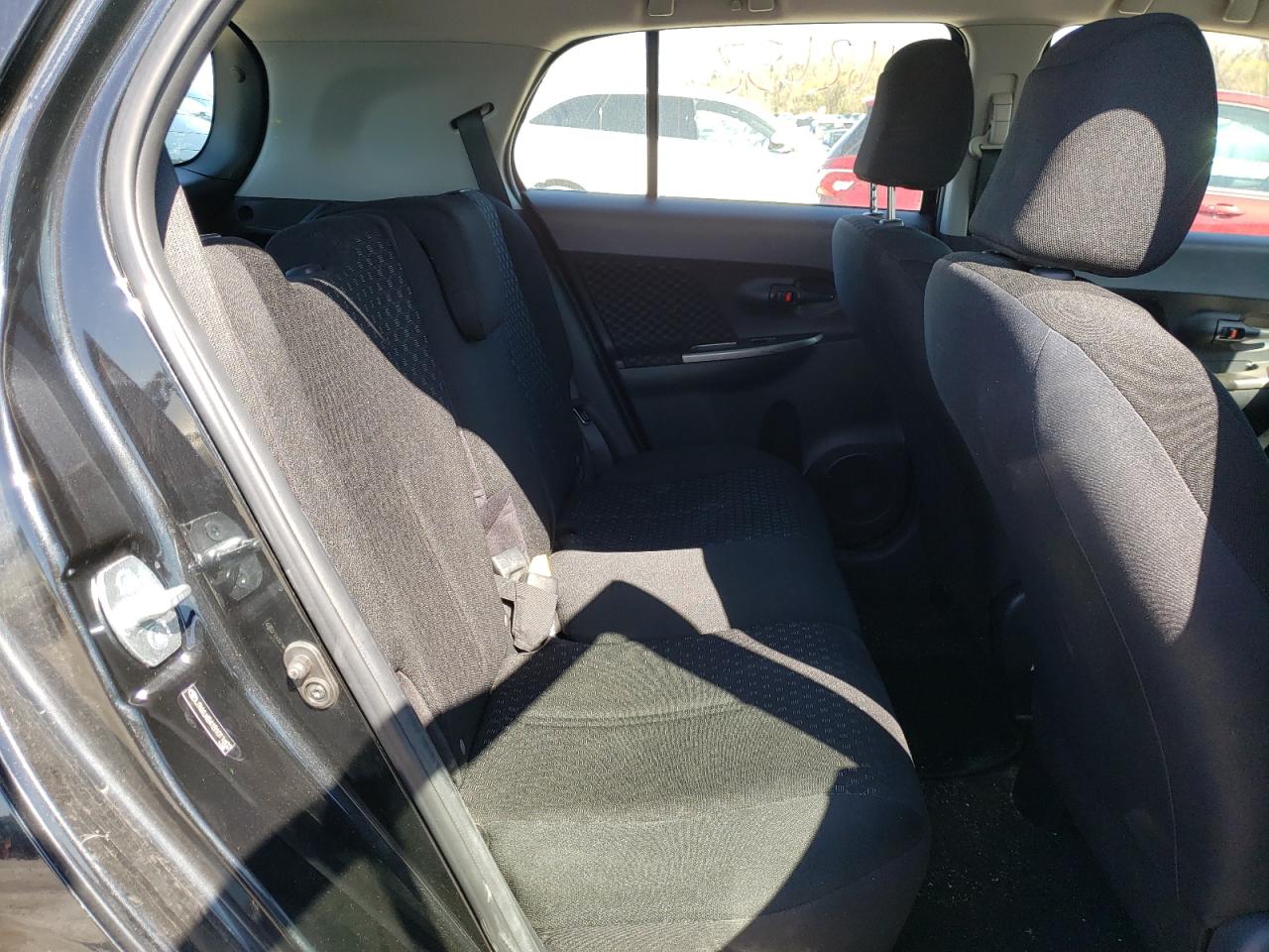 Photo 6 from auction – 2011 TOYOTA SCION XD with VIN JTKKU4B41B1011602