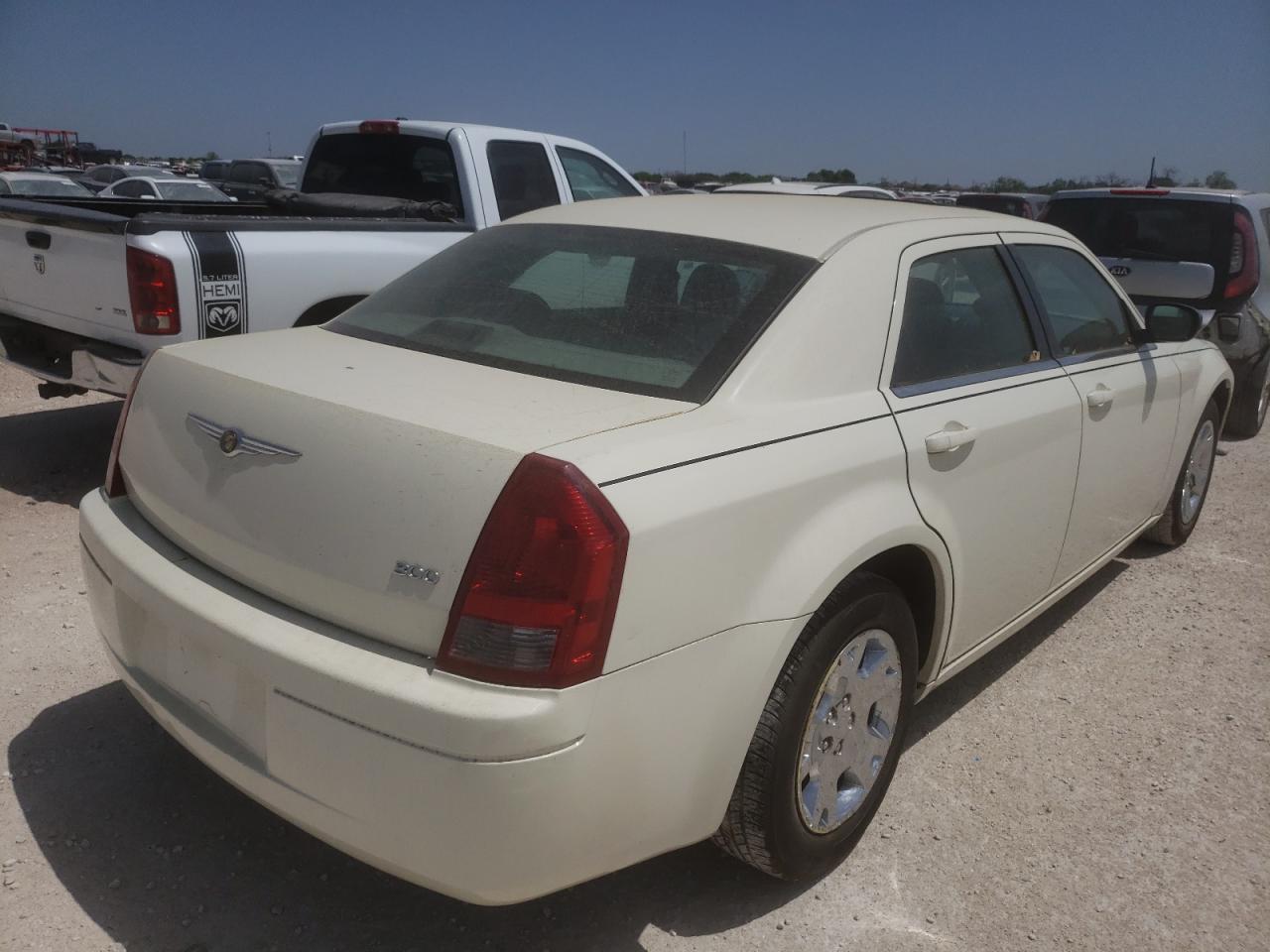 Photo 4 from auction – 2007 CHRYSLER 300 with VIN 2C3KA43R57H773998