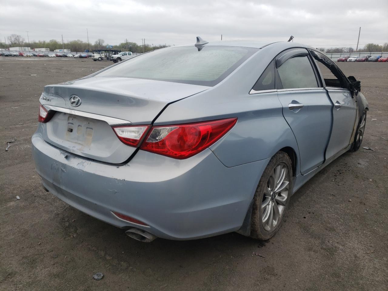 Photo 4 from auction – 2011 HYUNDAI SONATA SE with VIN 5NPEC4AC3BH277339
