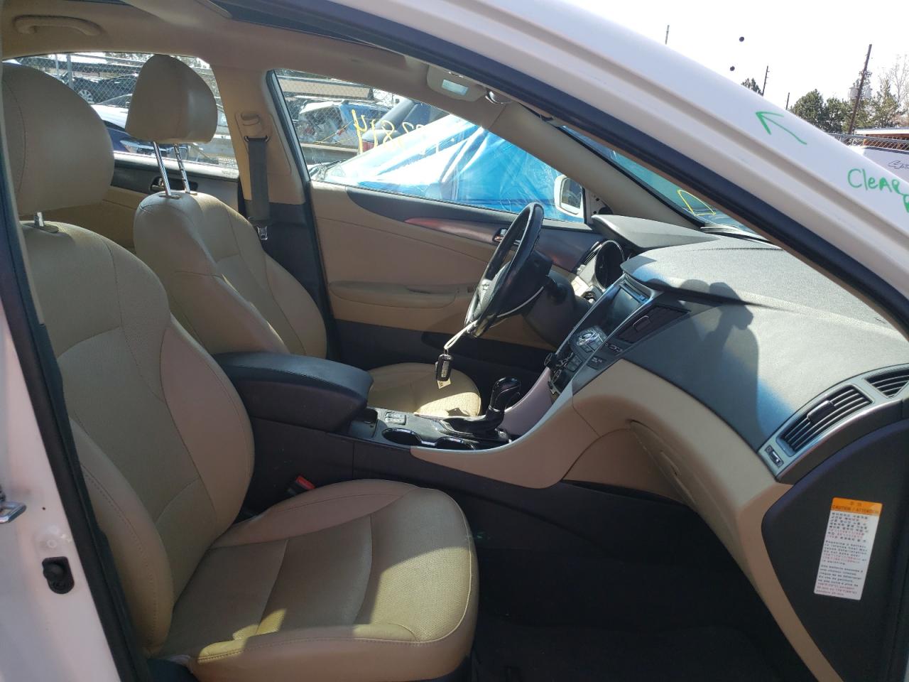 Photo 5 from auction – 2013 HYUNDAI SONATA HYB with VIN KMHEC4A47DA068801