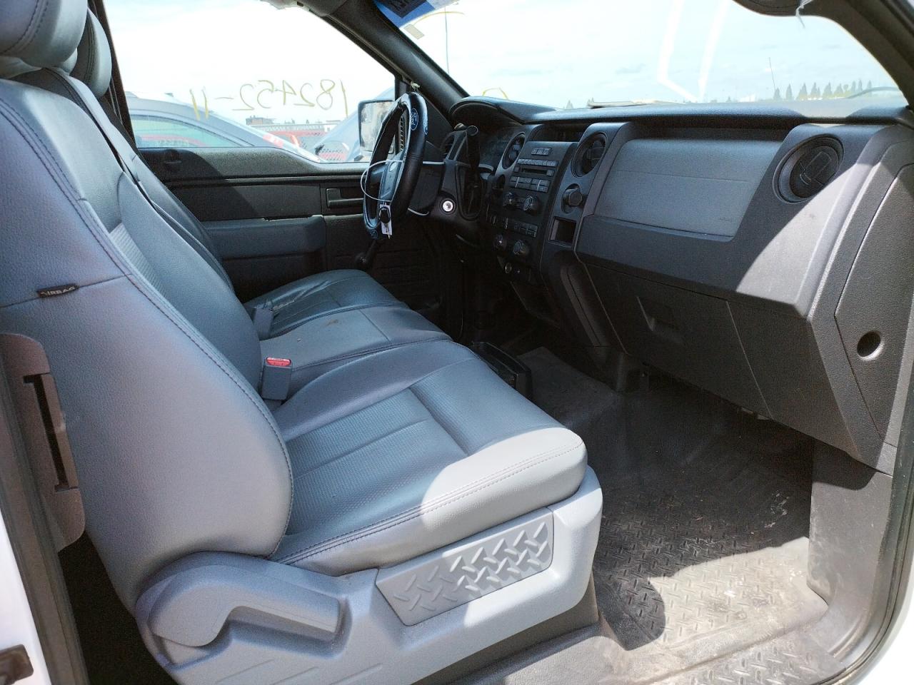 Photo 5 from auction – 2011 FORD F150 SUPER with VIN 1FTEX1CM2BFA66362