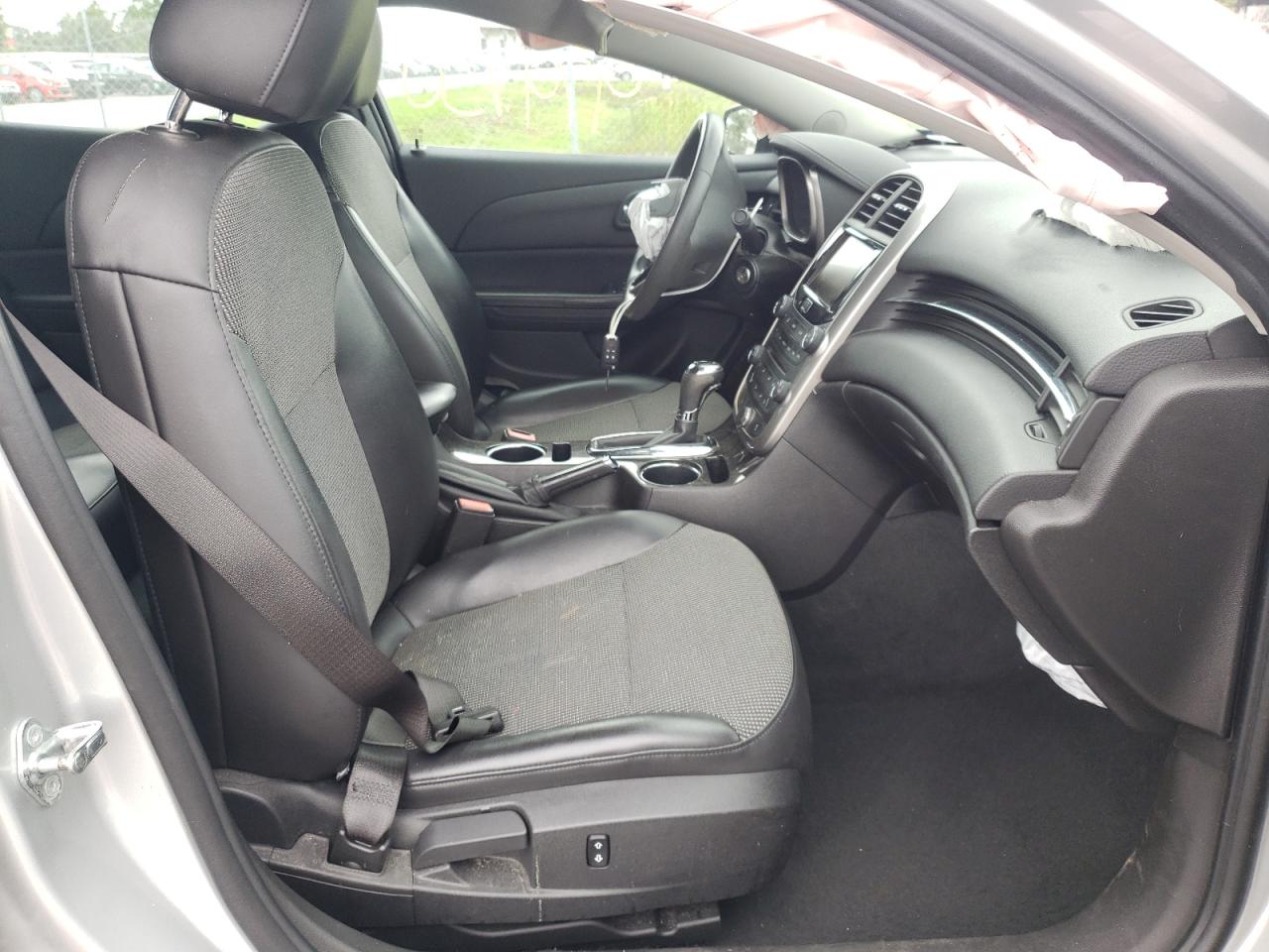 Photo 5 from auction – 2015 CHEVROLET MALIBU 1LT with VIN 1G11C5SL4FF331307