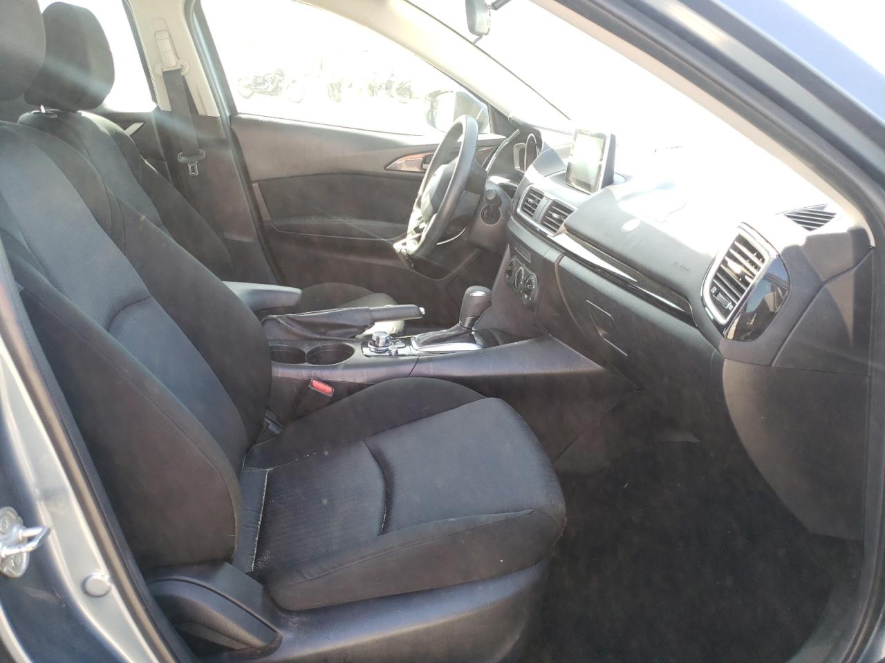 Photo 5 from auction – 2015 MAZDA 3 SPORT with VIN 3MZBM1U79FM208035