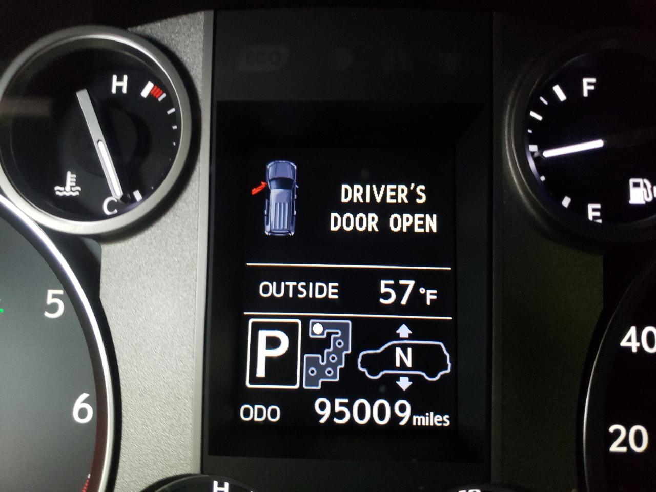 Photo 8 from auction – 2014 LEXUS LX 570 with VIN JTJHY7AX8E4137412