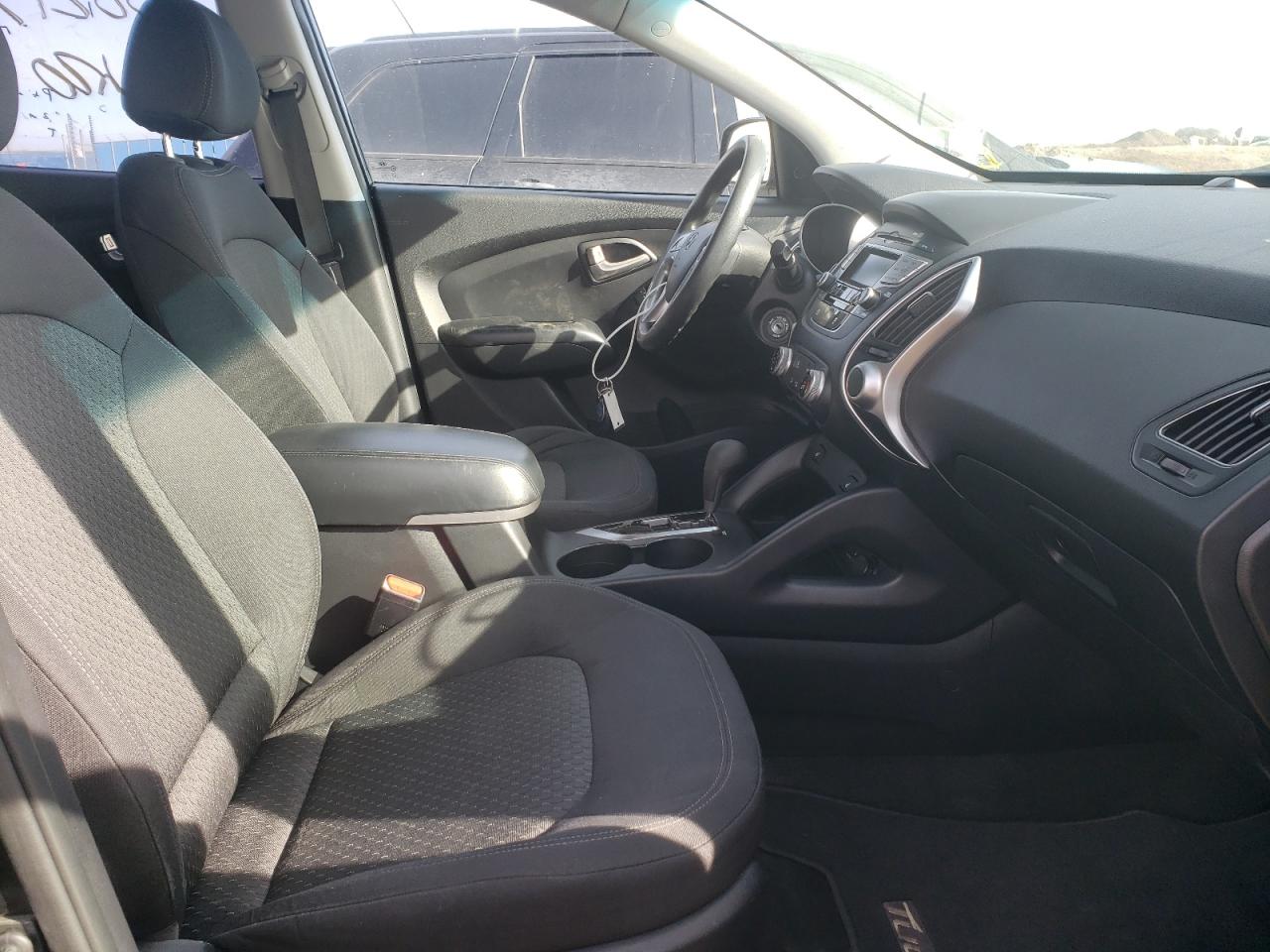 Photo 5 from auction – 2012 HYUNDAI TUCSON GL with VIN KM8JT3ACXCU504764