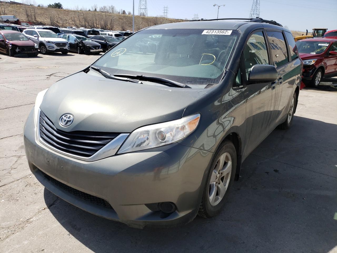 Photo 2 from auction – 2012 TOYOTA SIENNA with VIN 5TDKK3DC6CS183916