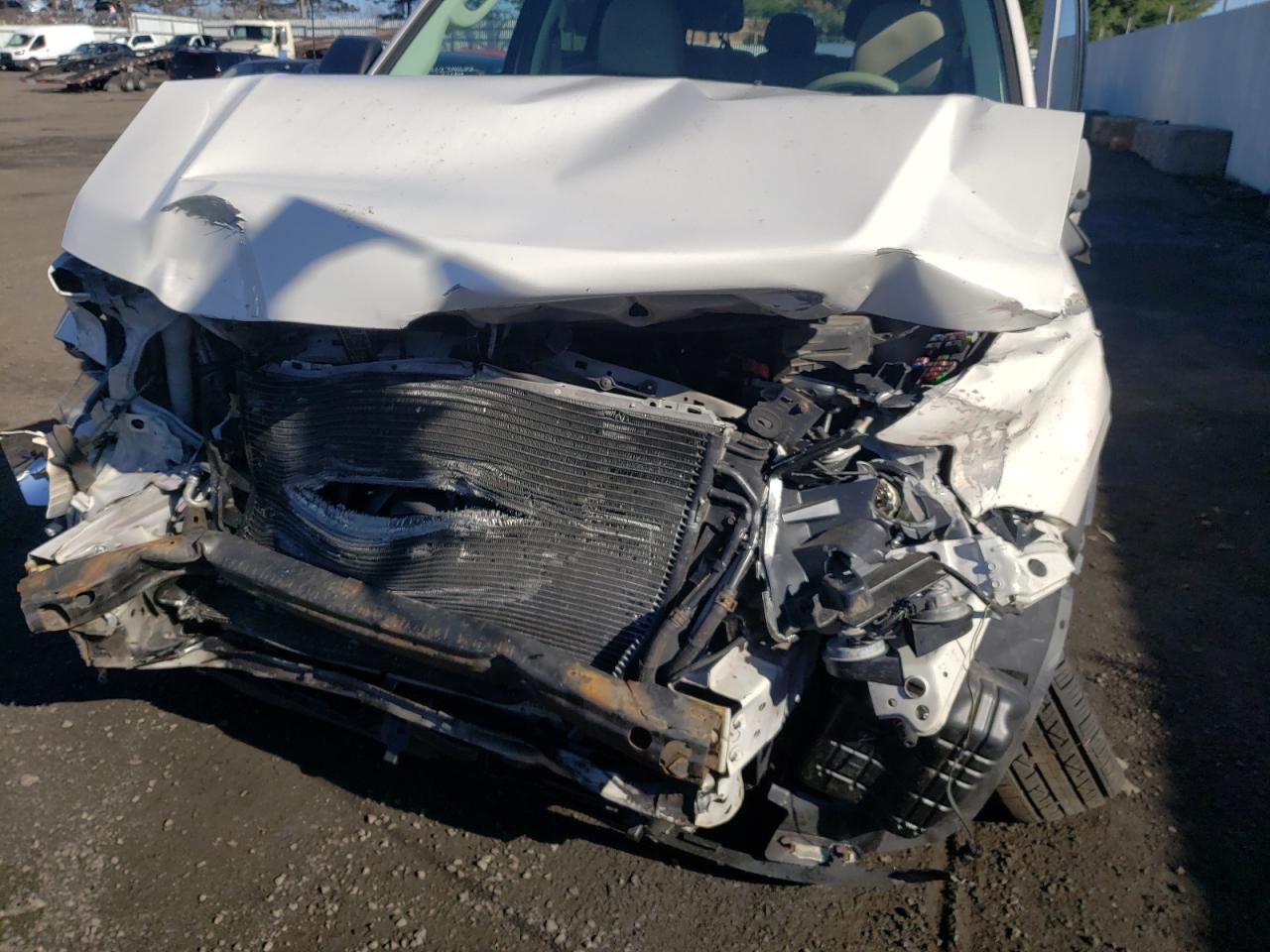 Photo 9 from auction – 2011 FORD ESCAPE XLT with VIN 1FMCU9D77BKB81940