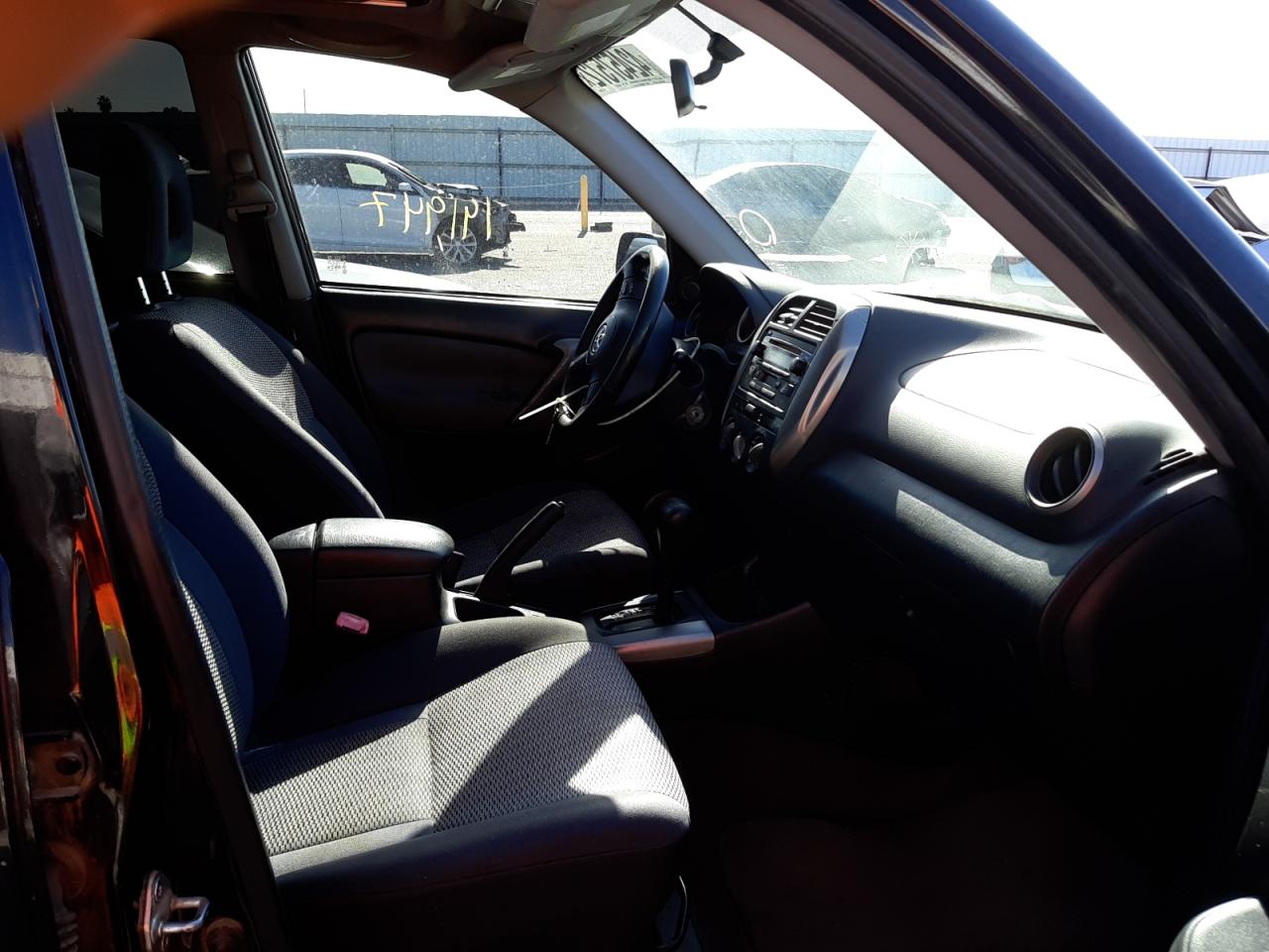 Photo 5 from auction – 2004 TOYOTA RAV4 with VIN JTEGD20VX40029128