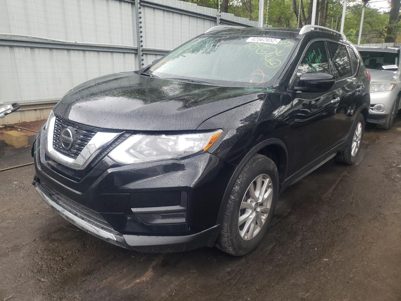Photo 2 from auction – 2019 NISSAN ROGUE S with VIN 5N1AT2MT8KC723751