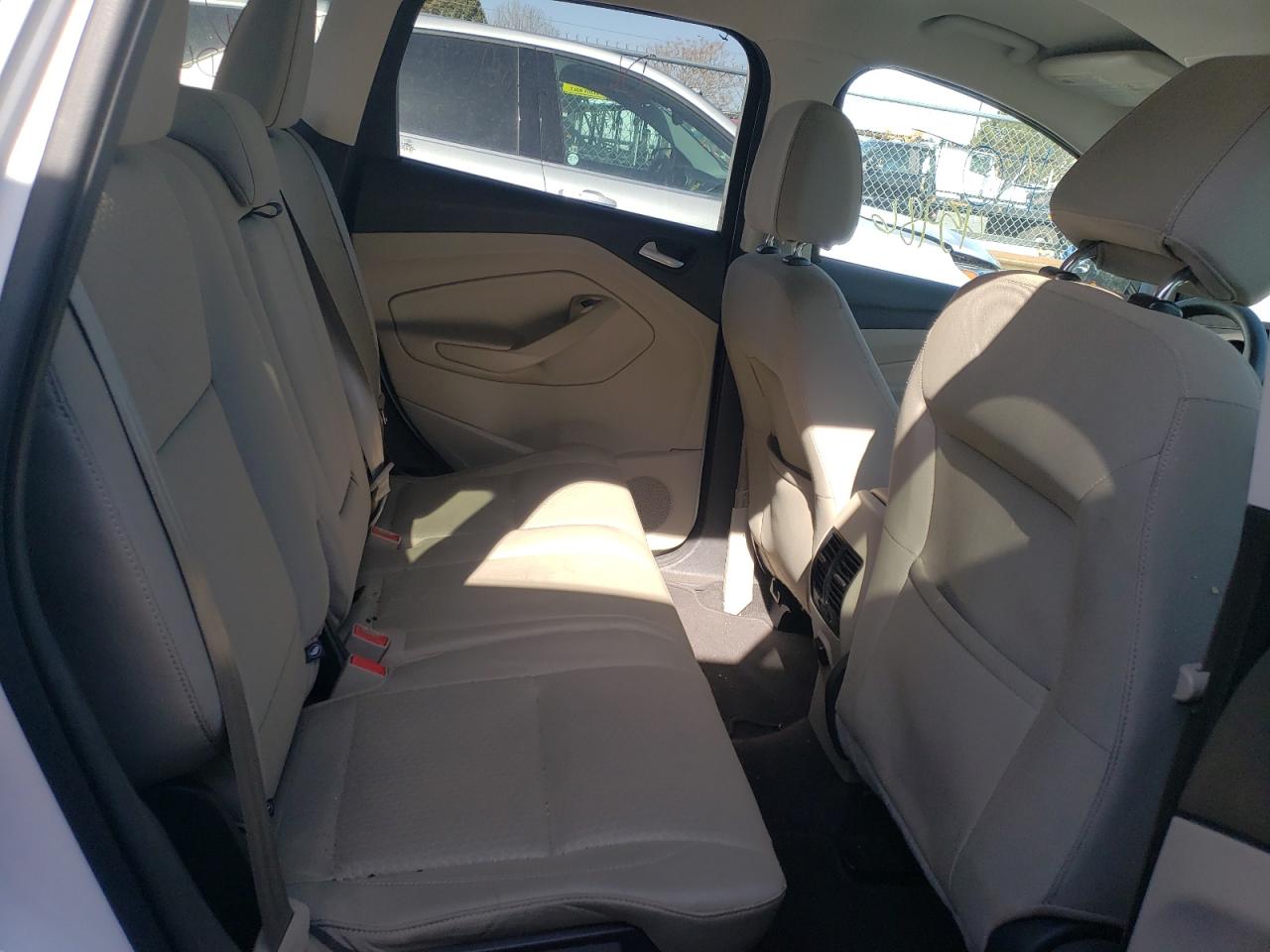 Photo 6 from auction – 2017 FORD ESCAPE SE with VIN 1FMCU0GD7HUC04157