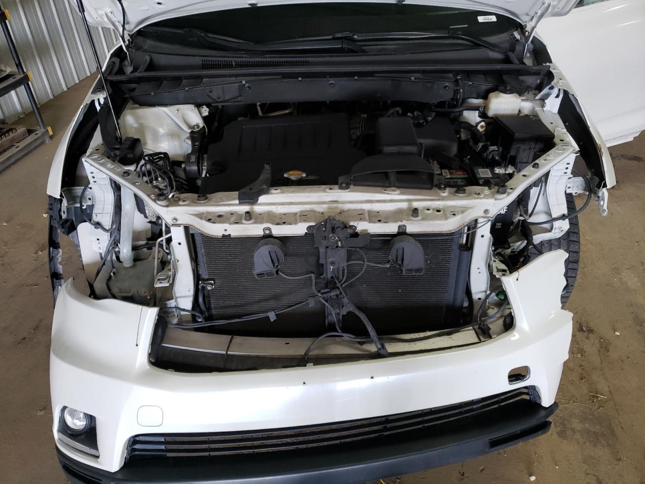 Photo 7 from auction – 2015 TOYOTA HIGHLANDER with VIN 5TDKKRFH9FS088976
