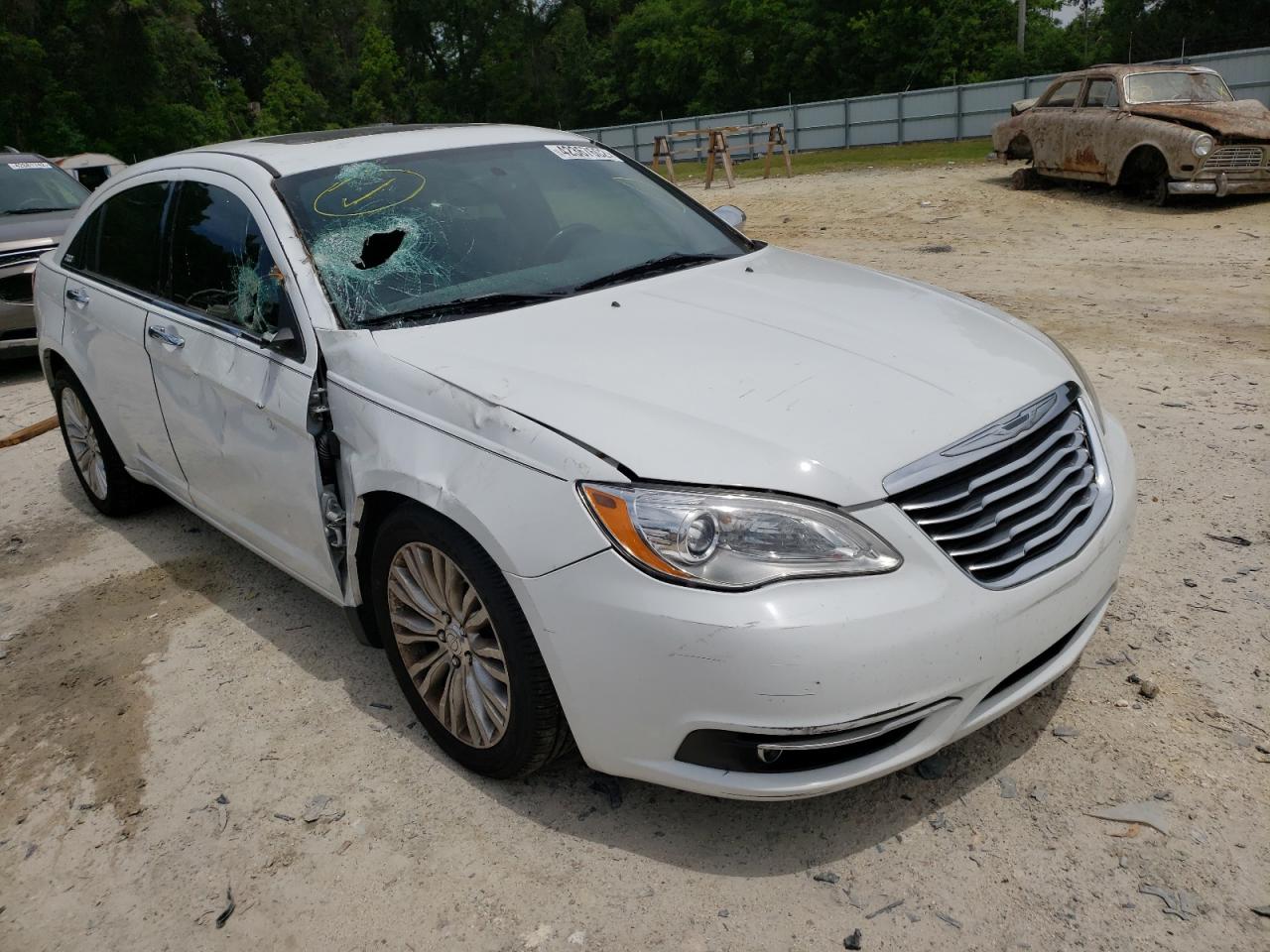 CHRYSLER 200 LIMITE 2011 with VIN 1C3BC2FG1BN571345 - Photo from auction