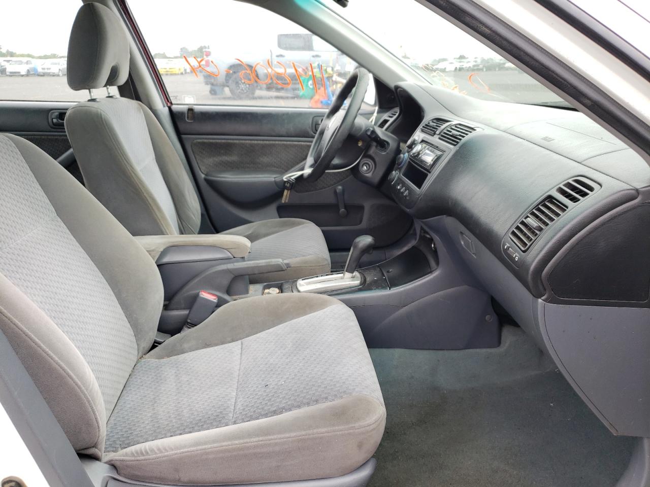 Photo 5 from auction – 2004 HONDA CIVIC DX V with VIN 2HGES16374H586397
