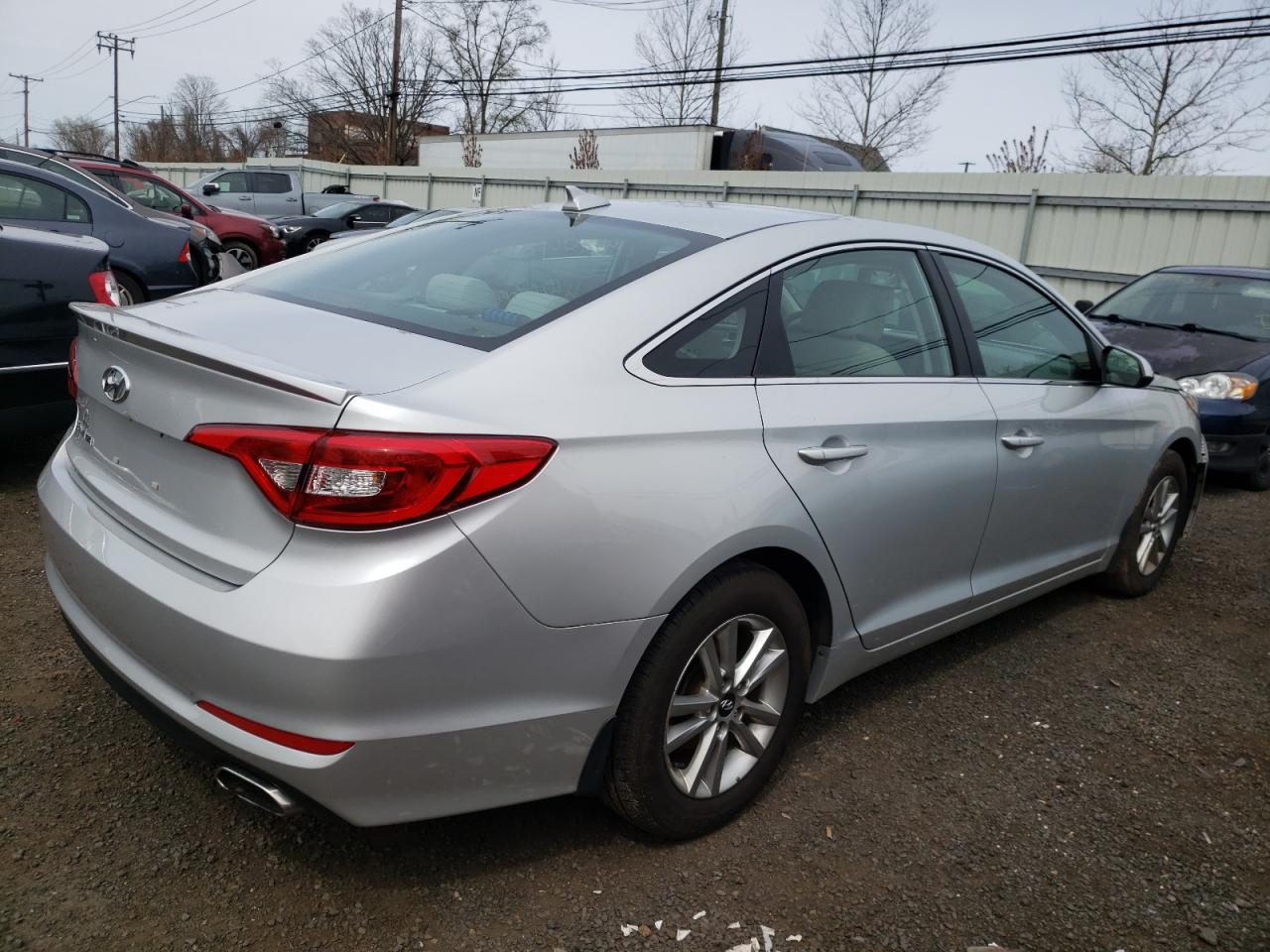Photo 4 from auction – 2016 HYUNDAI SONATA SE with VIN 5NPE24AF8GH292472