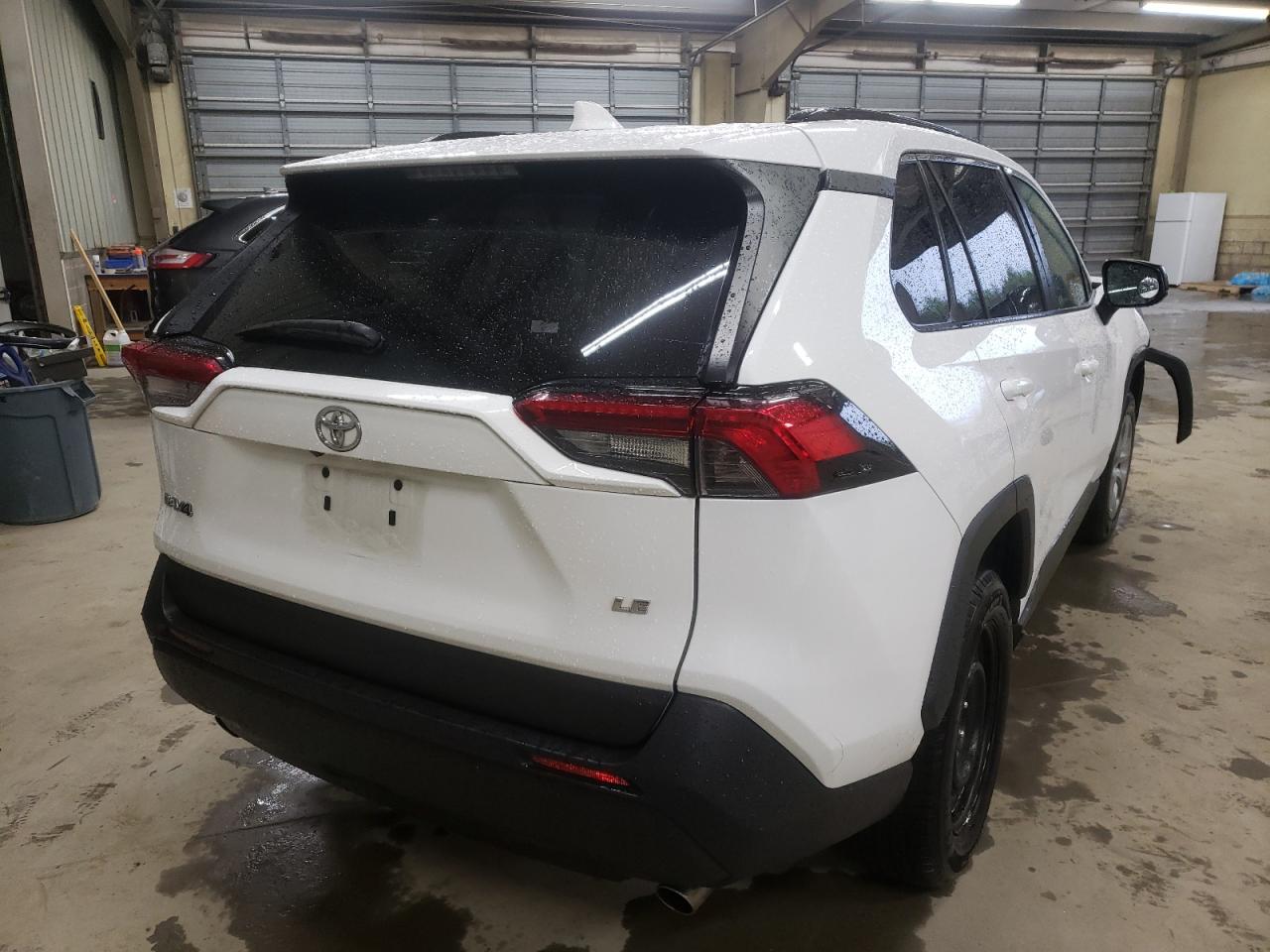 Photo 4 from auction – 2019 TOYOTA RAV4 LE with VIN 2T3H1RFV3KW021141