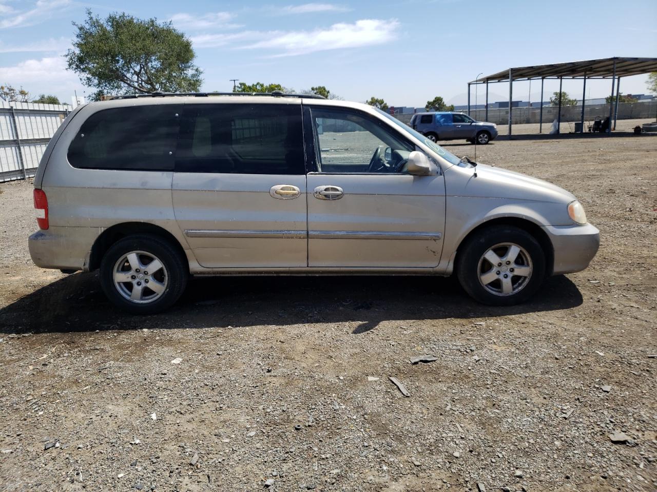 Photo 9 from auction – 2004 KIA SEDONA EX with VIN KNDUP131446532166