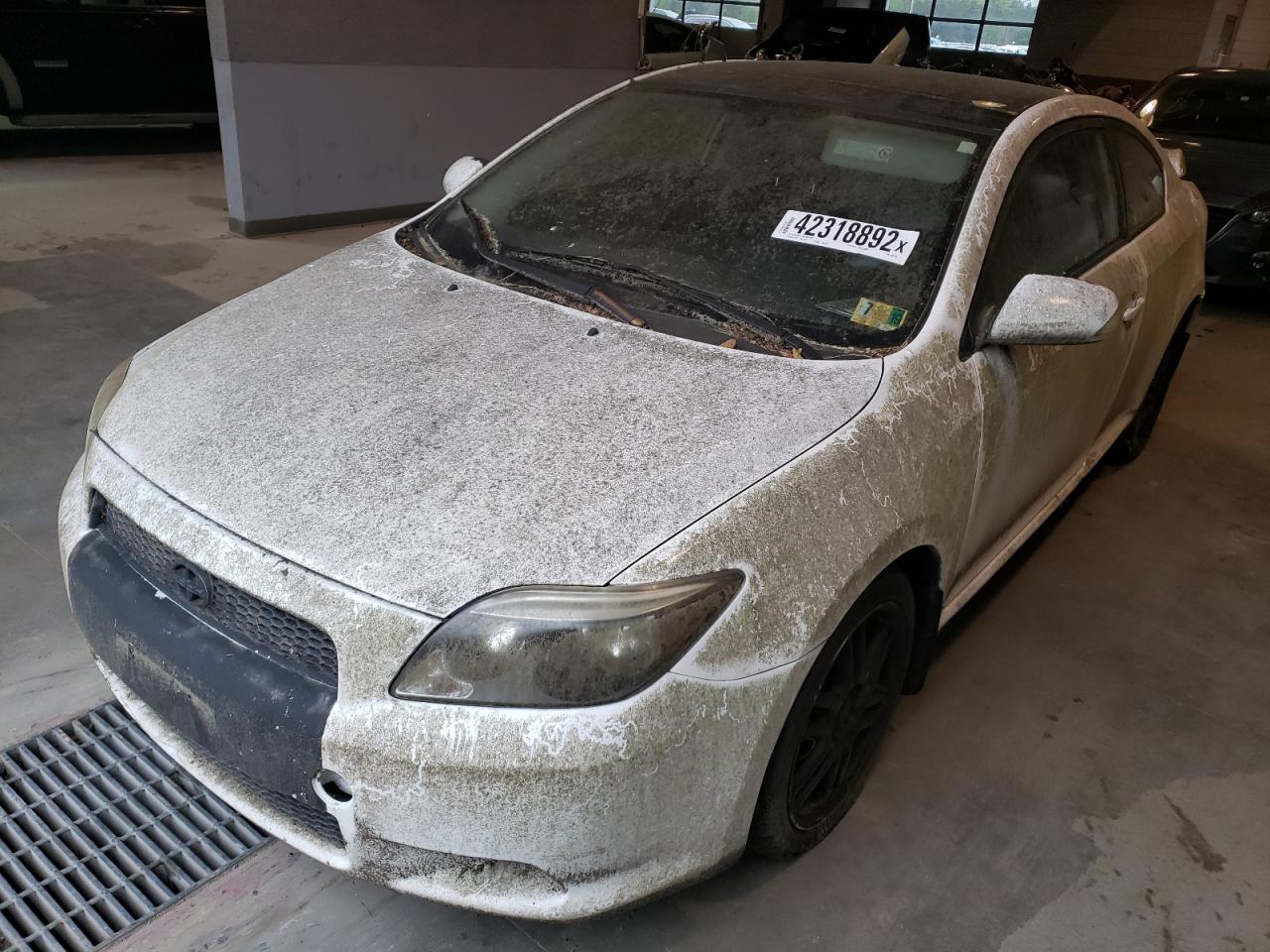 Photo 2 from auction – 2005 TOYOTA SCION TC with VIN JTKDE177150042799