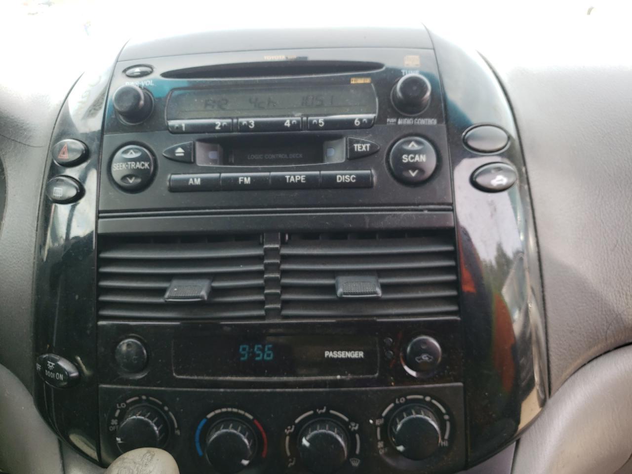 Photo 9 from auction – 2004 TOYOTA SIENNA with VIN 5TDZA23C94S207995