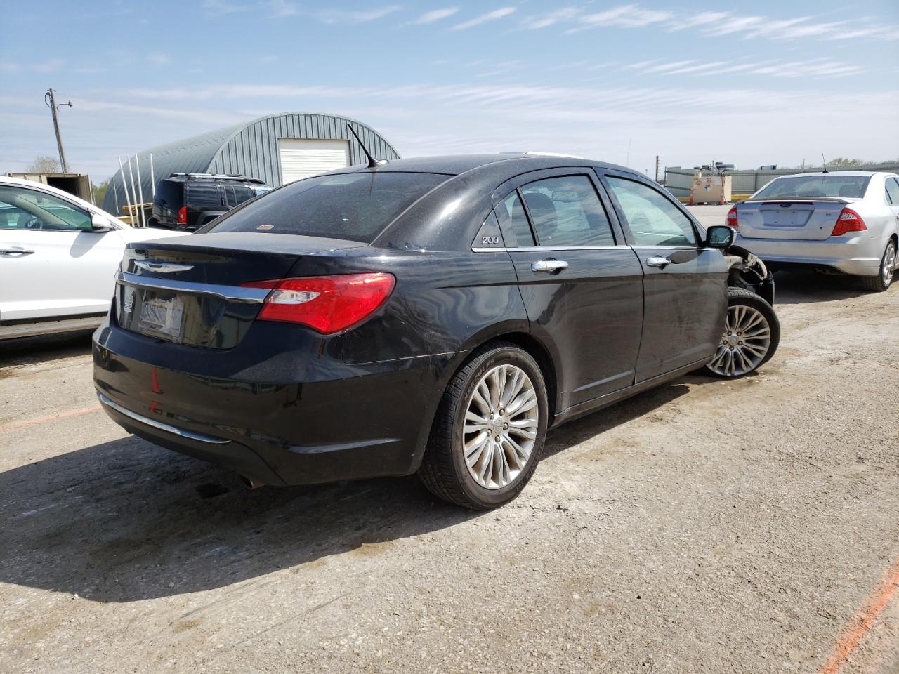 Photo 4 from auction – 2013 CHRYSLER 200 LIMITE with VIN 1C3CCBCGXDN506456