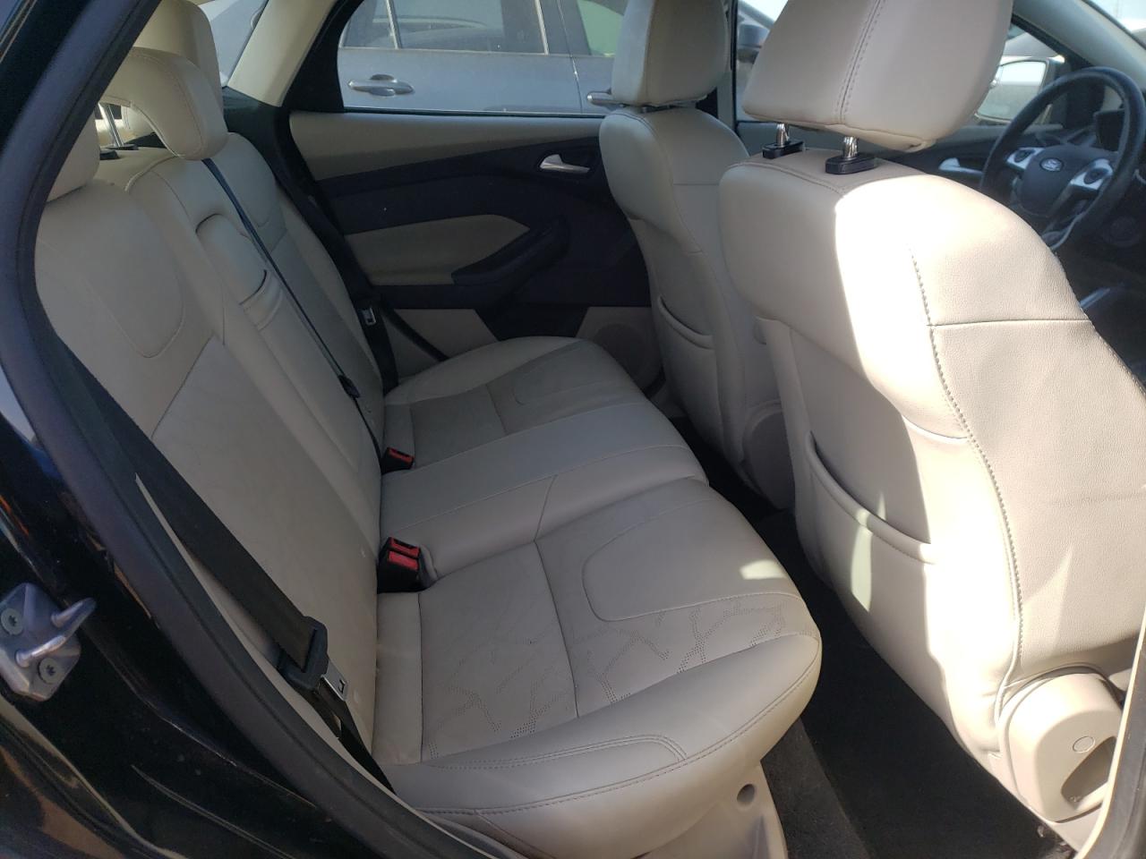 Photo 6 from auction – 2013 FORD FOCUS BEV with VIN 1FADP3R43DL159528