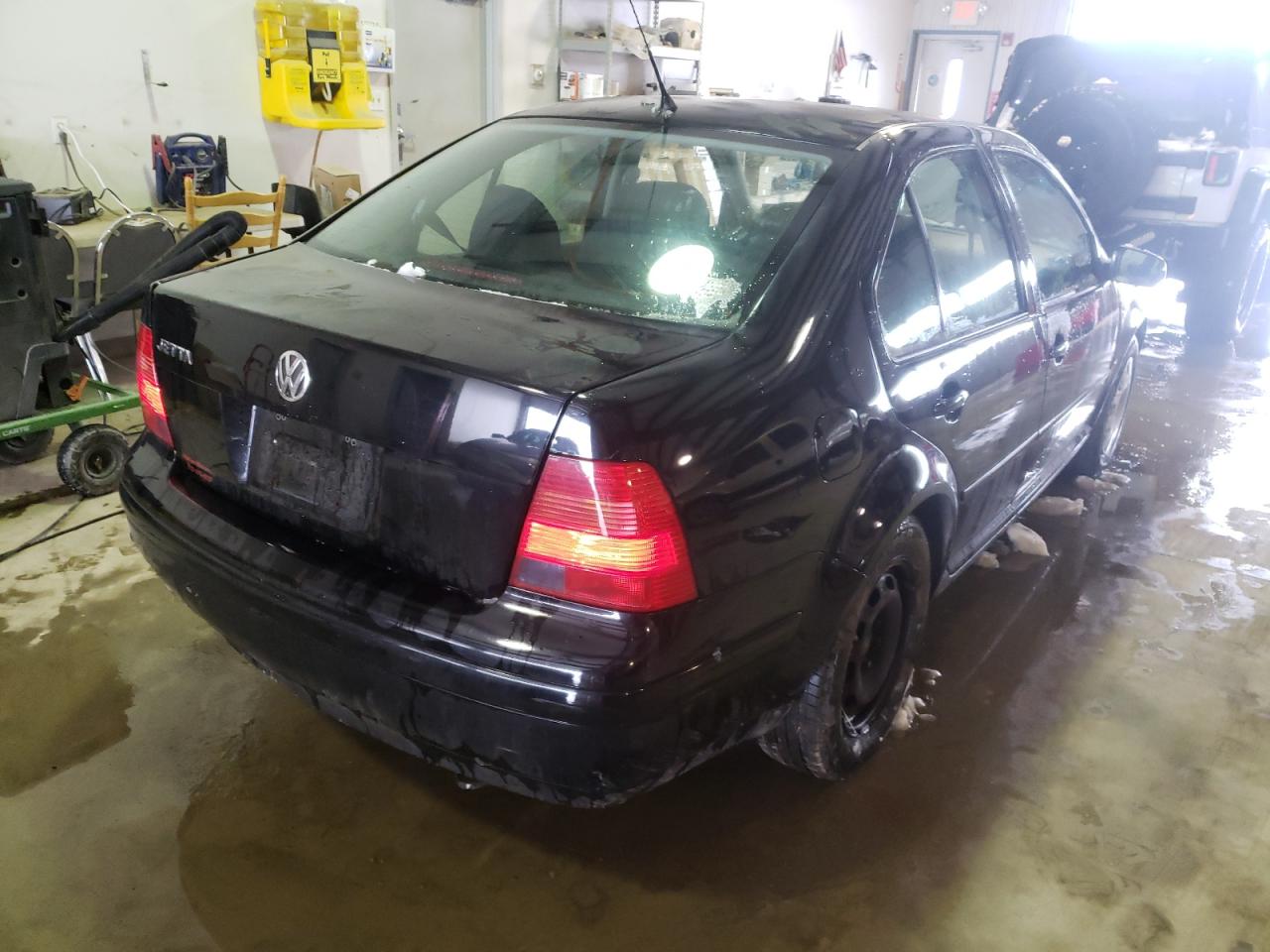 Photo 4 from auction – 2002 VOLKSWAGEN JETTA GLS with VIN 3VWSK69M42M136205
