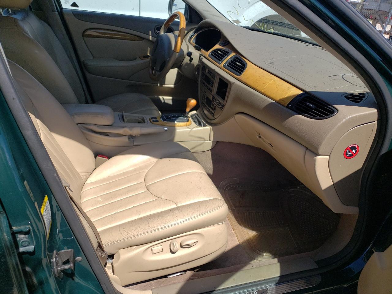Photo 5 from auction – 2000 JAGUAR S-TYPE with VIN SAJDA01D3YGL47536