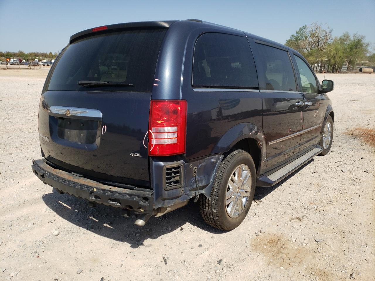 Photo 4 from auction – 2008 CHRYSLER TOWN & COU with VIN 2A8HR64X88R697365