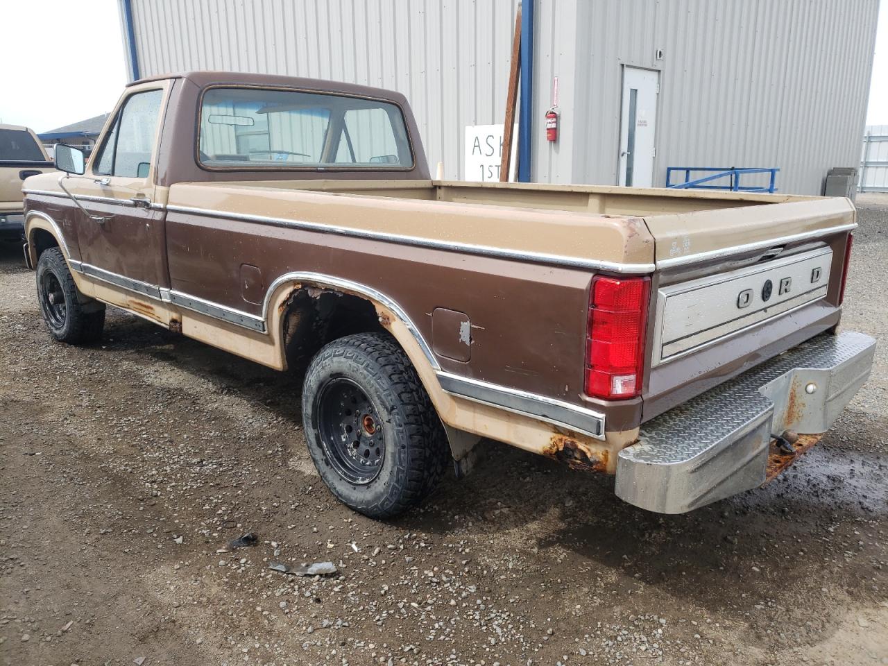 Photo 3 from auction – 1983 FORD F150 with VIN 1FTEF14F5DPA14563