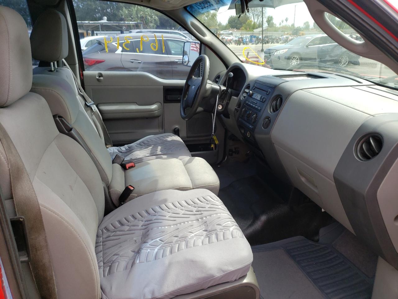 Photo 5 from auction – 2004 FORD F150 with VIN 1FTRX12WX4NC67665