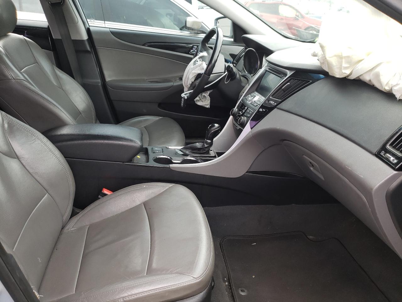 Photo 5 from auction – 2012 HYUNDAI SONATA SE with VIN 5NPEC4AC0CH416621
