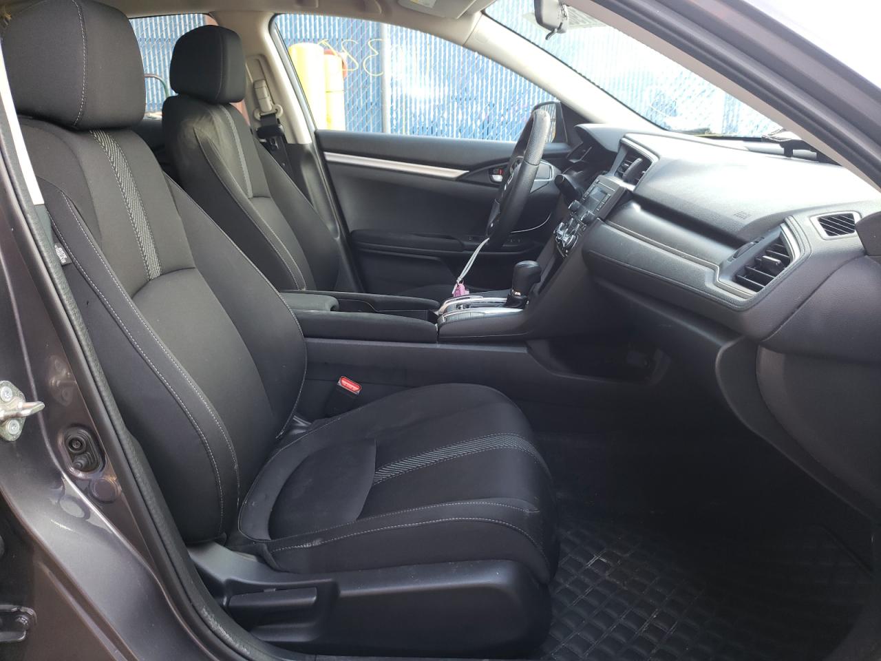 Photo 5 from auction – 2016 HONDA CIVIC LX with VIN 19XFC2F54GE036419