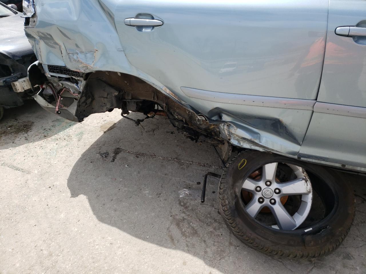 Photo 9 from auction – 2005 LEXUS RX 330 with VIN 2T2HA31U15C087404
