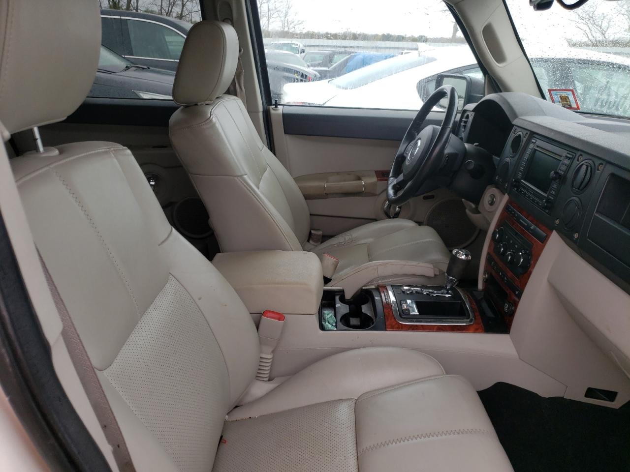 Photo 5 from auction – 2006 JEEP COMMANDER with VIN 1J8HG58216C365174