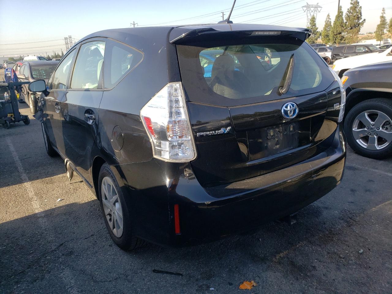 Photo 3 from auction – 2013 TOYOTA PRIUS V with VIN JTDZN3EU9D3279684