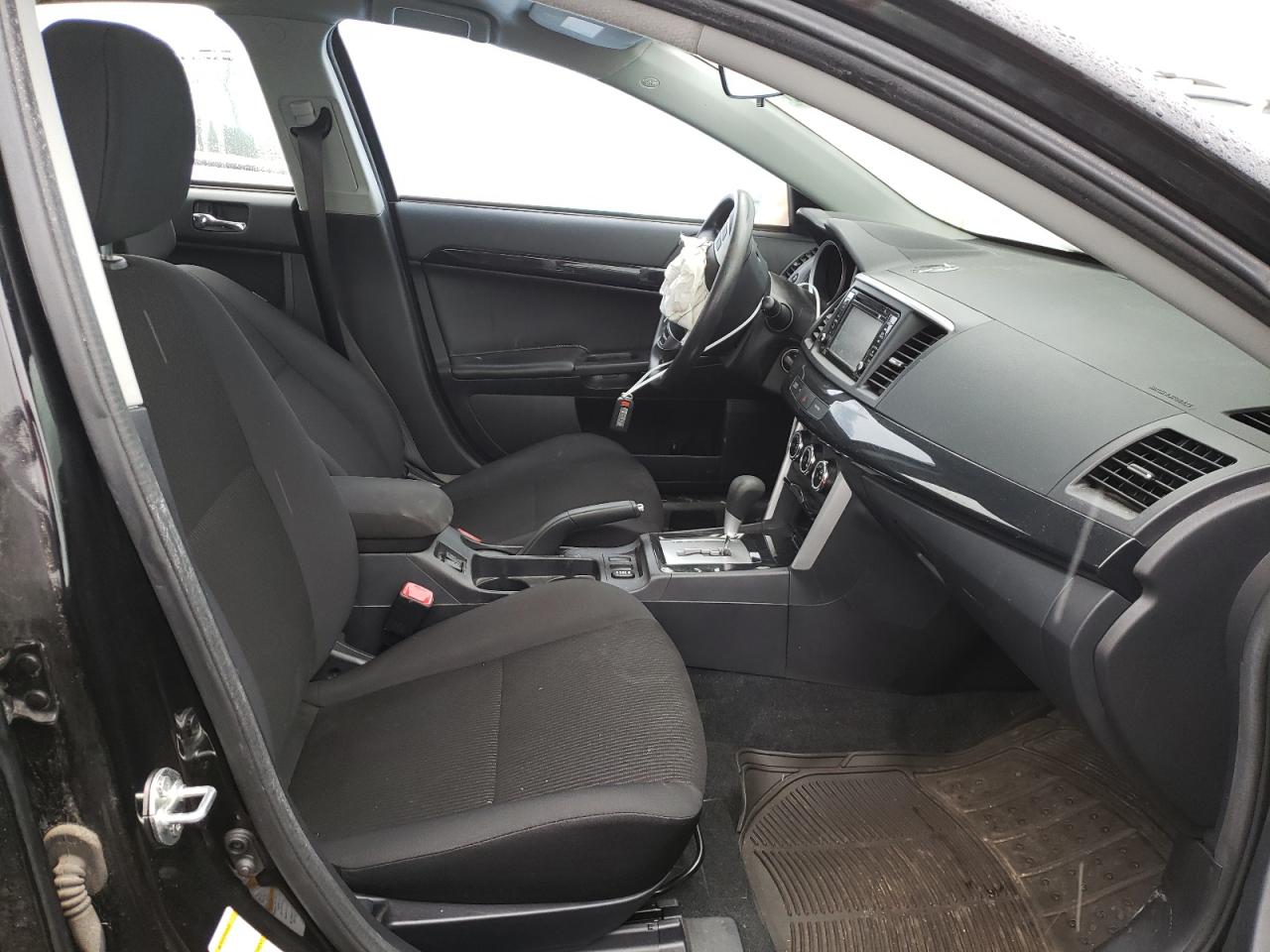 Photo 5 from auction – 2017 MITSUBISHI LANCER ES with VIN JA32V2FW3HU002913