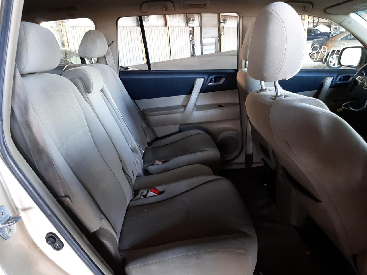Фото 6 с аукциона – 2011 TOYOTA HIGHLANDER с VIN 5TDZK3EH4BS026070