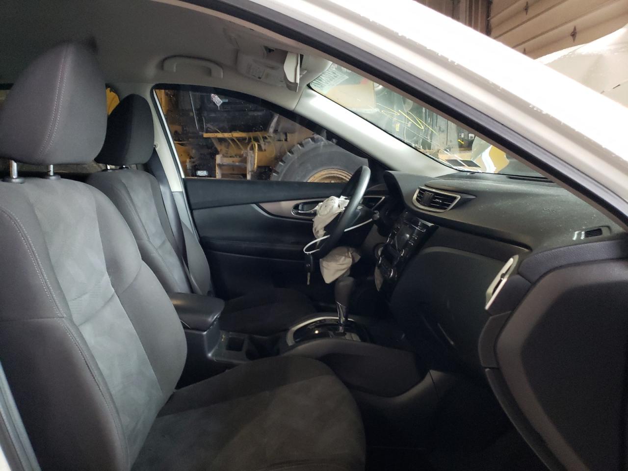 Photo 5 from auction – 2016 NISSAN ROGUE S with VIN KNMAT2MV5GP639862