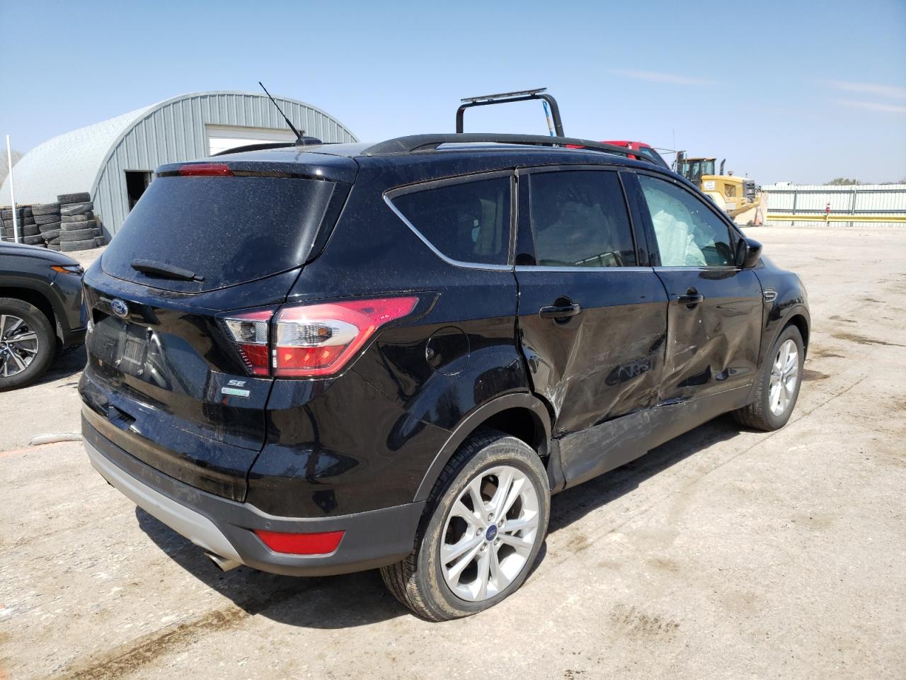 Photo 4 from auction – 2017 FORD ESCAPE SE with VIN 1FMCU0GD7HUC27941