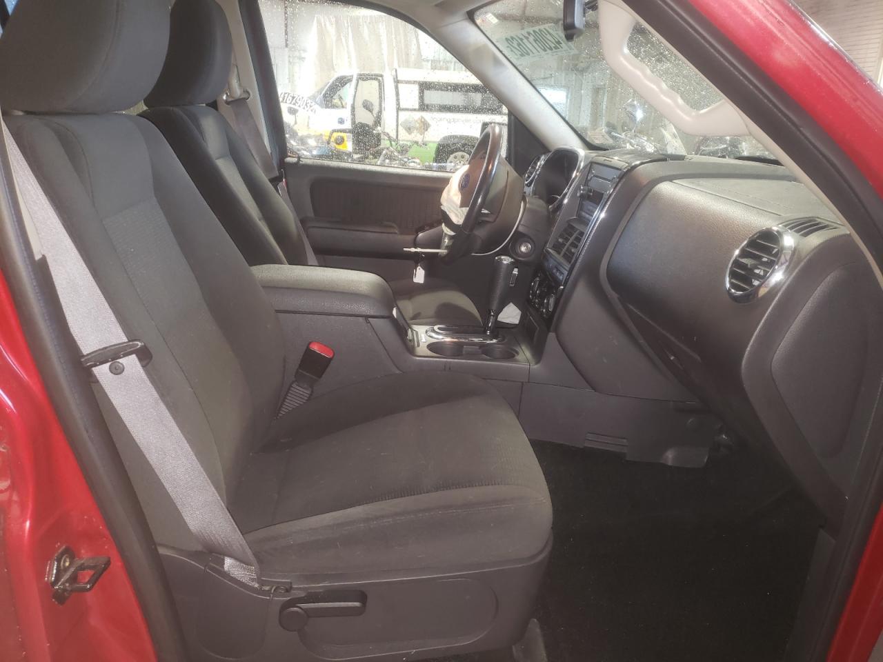 Photo 5 from auction – 2009 FORD EXPLORER X with VIN 1FMEU73E79UA42614