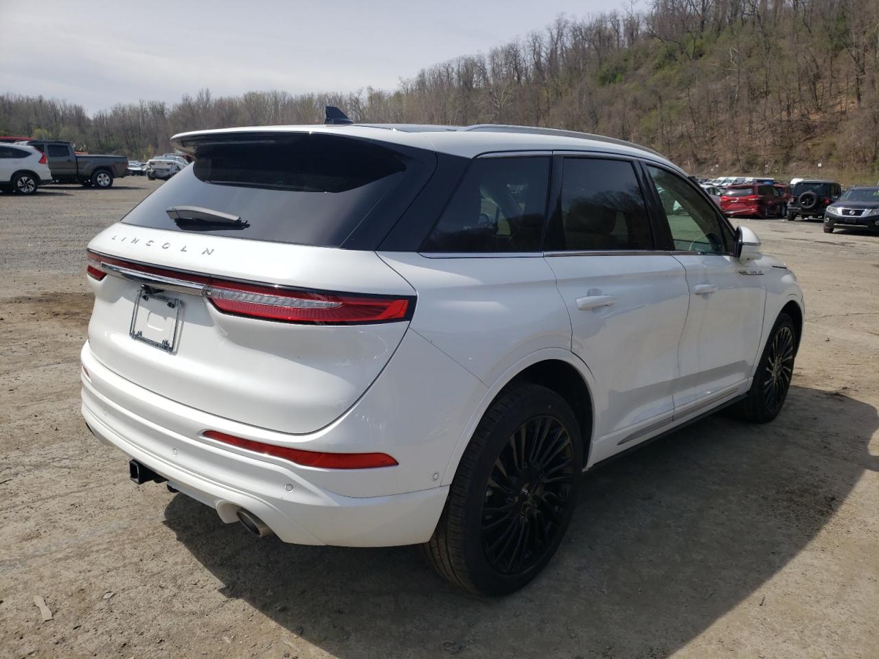 Photo 4 from auction – 2021 LINCOLN CORSAIR RE with VIN 5LMCJ2C95MUL04030